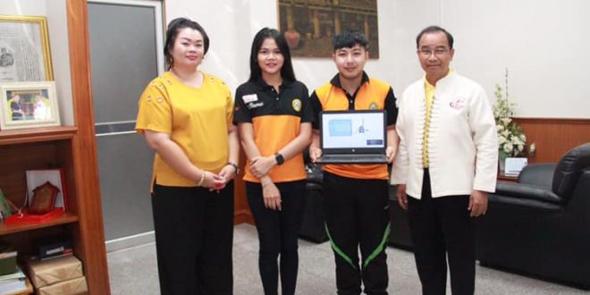 อธิการบดี ให้กำลังใจนักศึกษาสาขาเทคโนโลยีพลังงาน ร่วมการแข่งขันนวัตกรรมสายอุดมศึกษา ปี 2562 ณ ประเทศมาเลเซีย