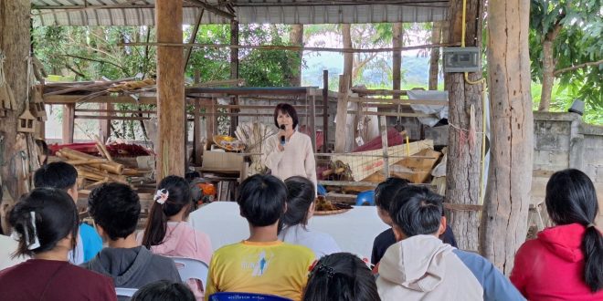 โครงการพัฒนาคุณภาพชีวิตฯ (พื้นที่ชุมชนบ้านห้วยไร่ หมู่ 8 ต.ตะเคียนปม อ.ทุ่งหัวช้าง จ.ลำพูน) การอบรมเชิงปฏิบัติการ เรื่องการสืบทอดวัฒนธรรมการย้อมผ้า